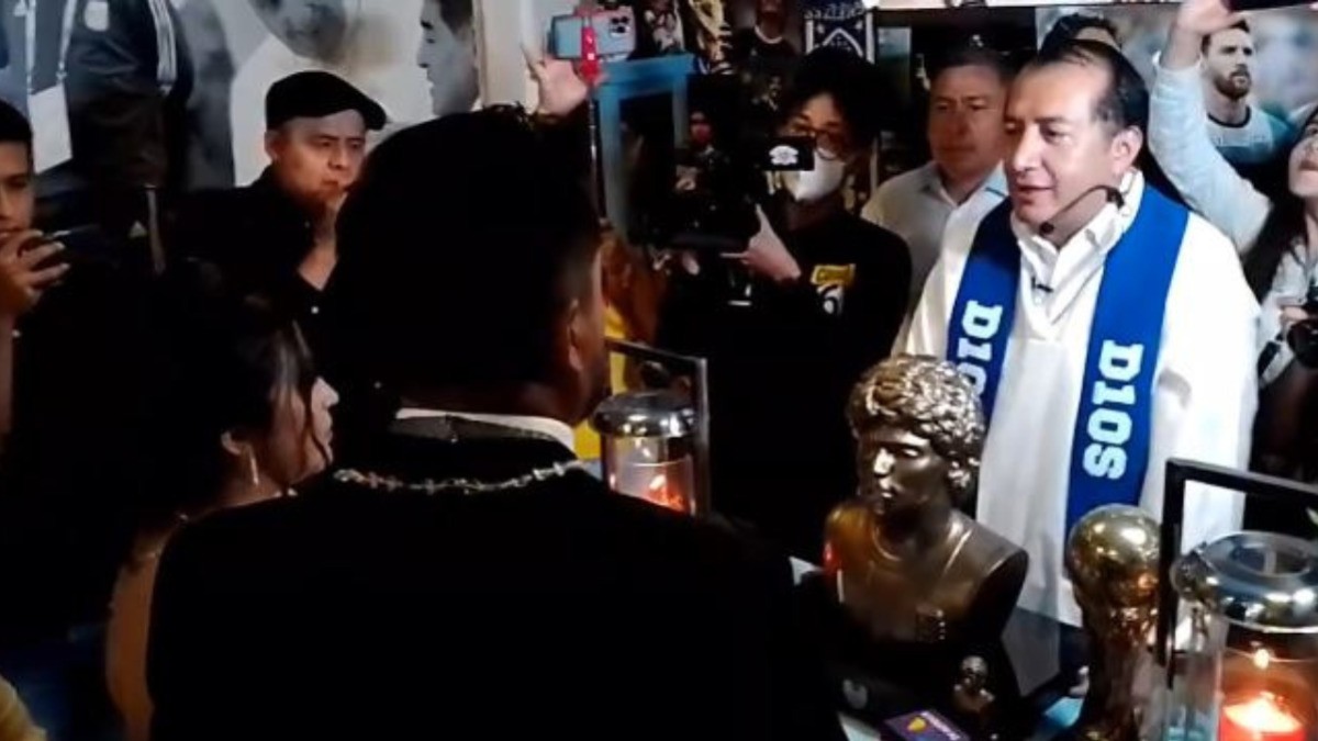 México celebra su primera boda Maradoniana