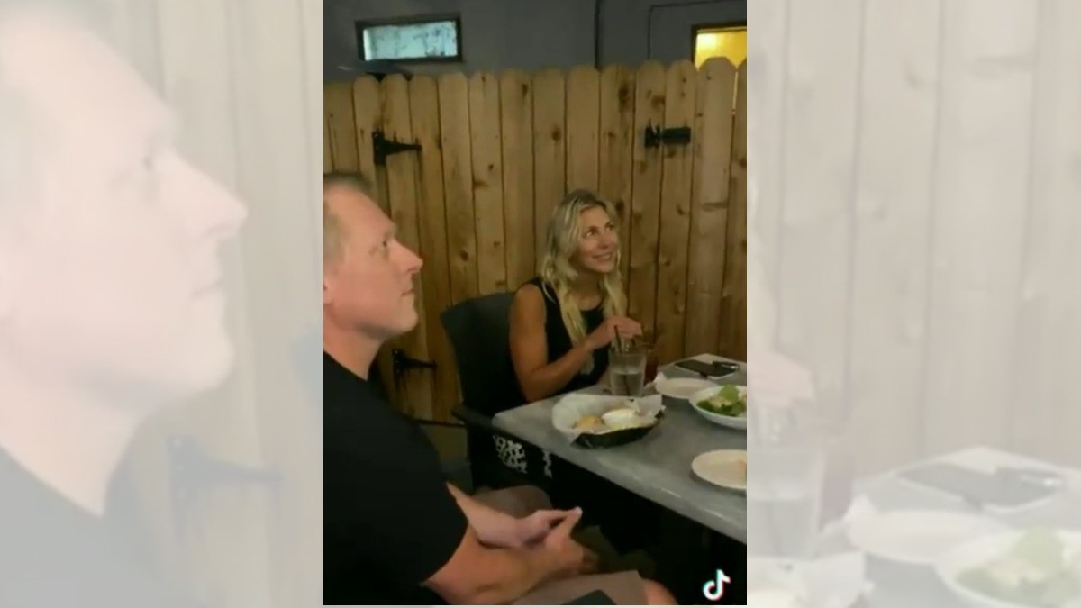 ¡Mujer expone a su esposo por infiel!