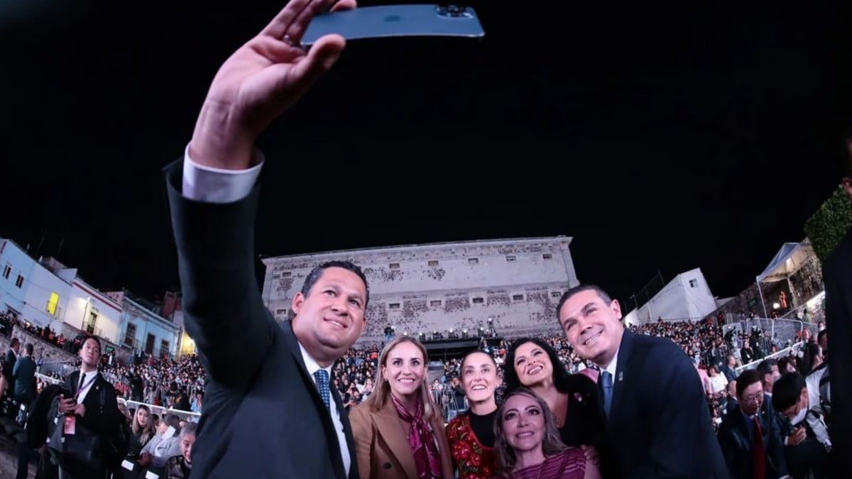 Festeja FIC medio siglo de cultura