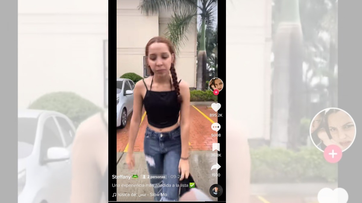 ¡Corren a tiktokeras a cubetadas de agua!