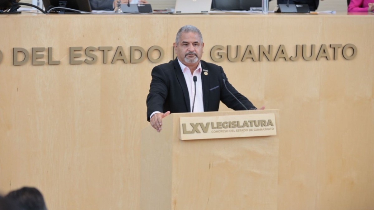 Proponen eliminar impuesto de refrendo vehicular