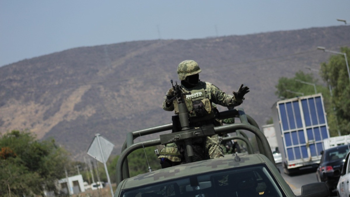 Donará León terreno para base militar