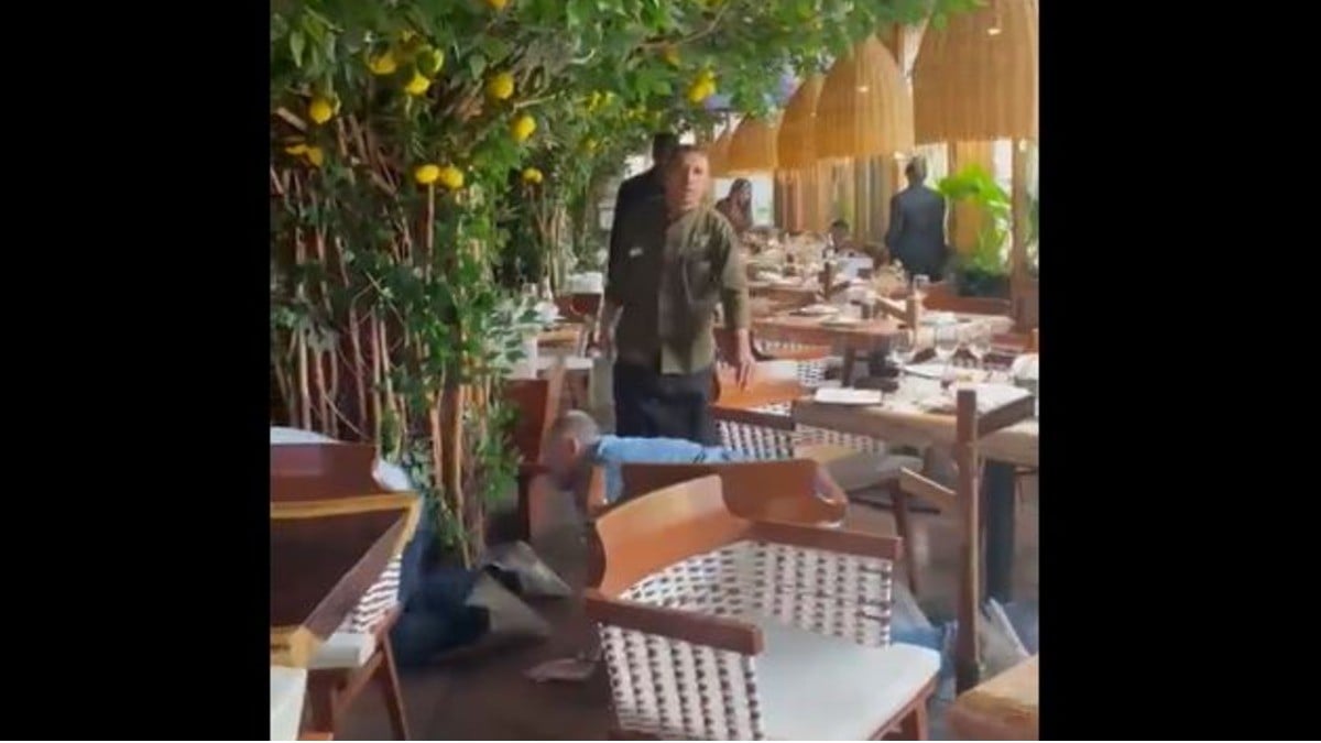 #VIDEO | Ahora balacera en un restaurante de Guadalajara