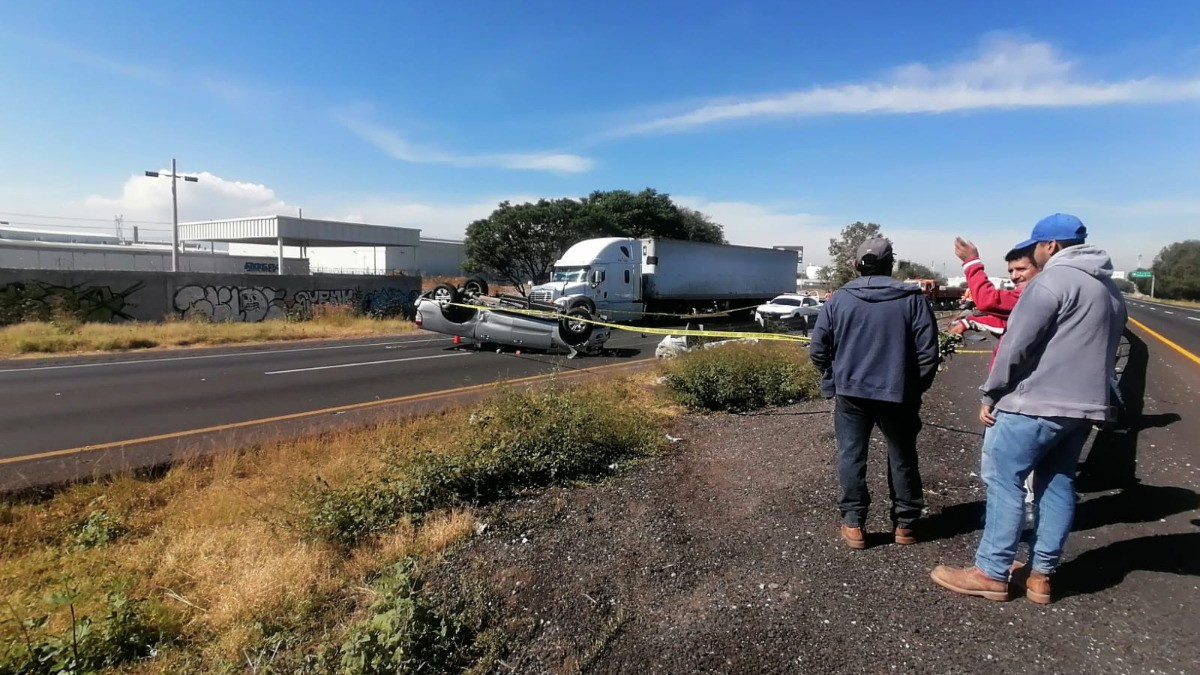 Asalto con piedras en carretera causa muerte de conductor