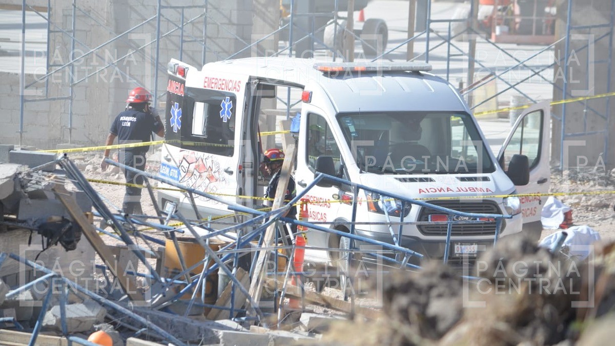 Derrumbe de barda en Parque Industrial Colinas, deja a padre e hijo muertos