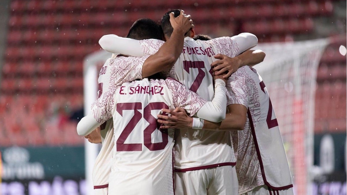 México goleó a Irak 4-0, y renace la esperanza