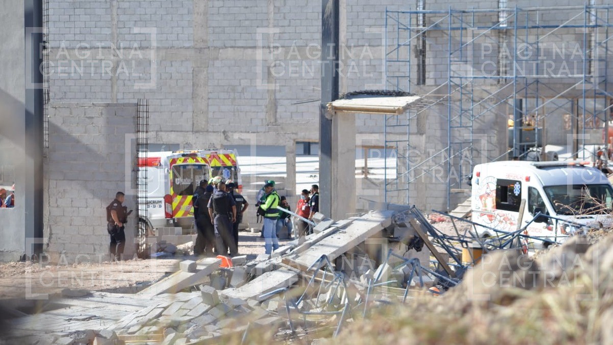 Inicia Protección Civil proceso por derrumbe de una barda en Colinas de León