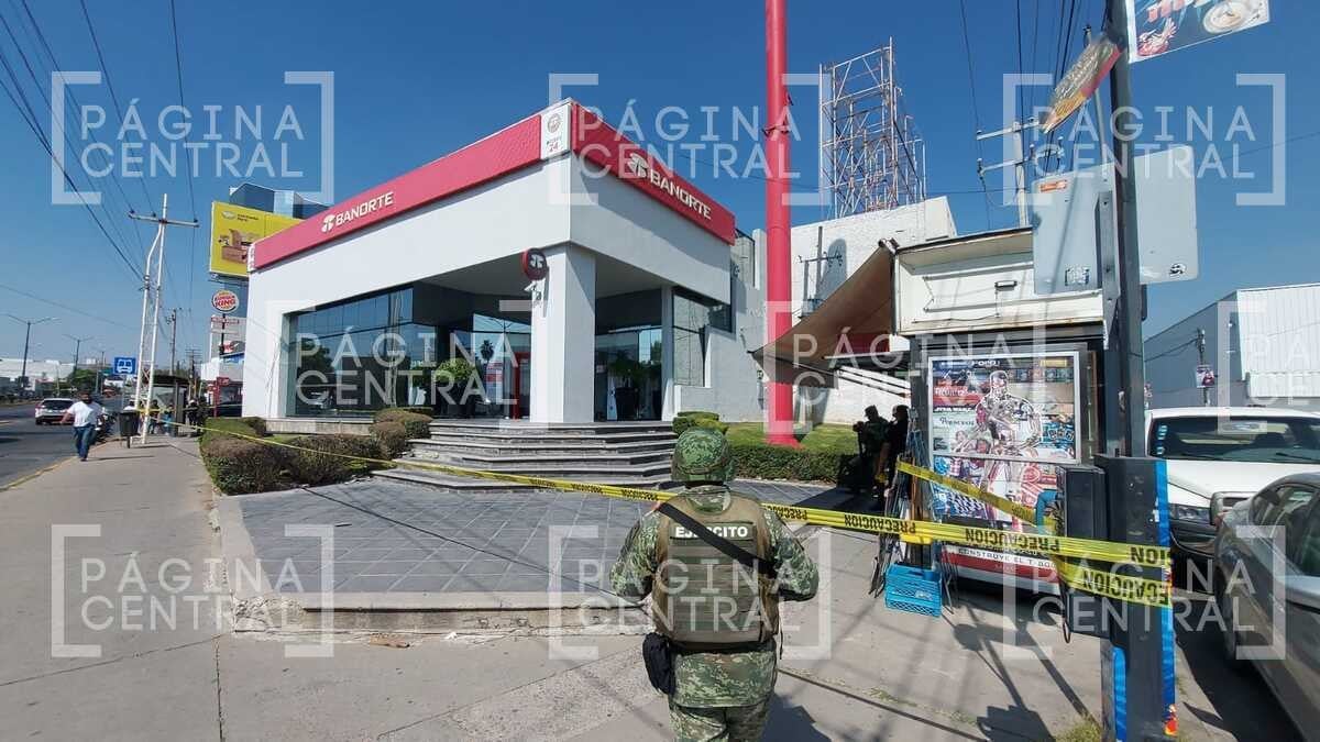 Asaltan banco con violencia en Jardines del Moral; reportan atraco nueve minutos después