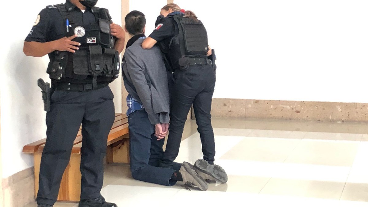 Lo detienen por ‘escandalizar’ en Presidencia Municipal; agredió a una escolta