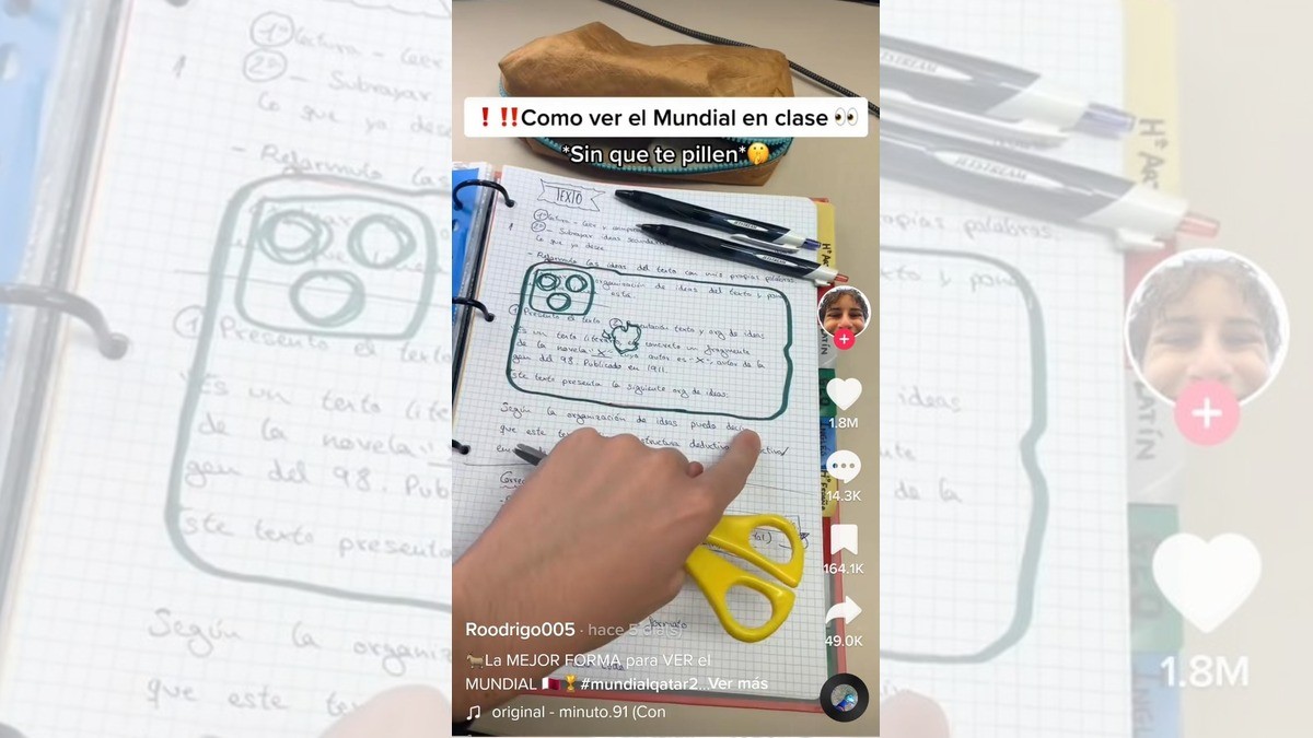 ¡Estudiante crea método para ver el Mundial durante las clases!
