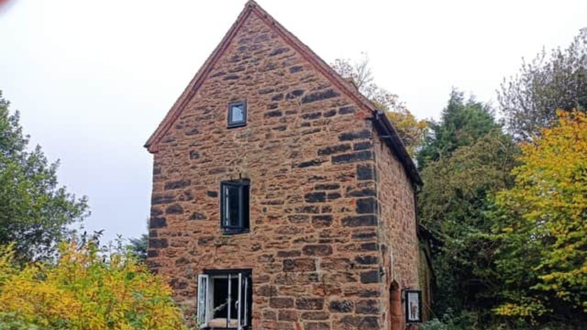 Venden casa en Europa, ¡por 20 pesos!