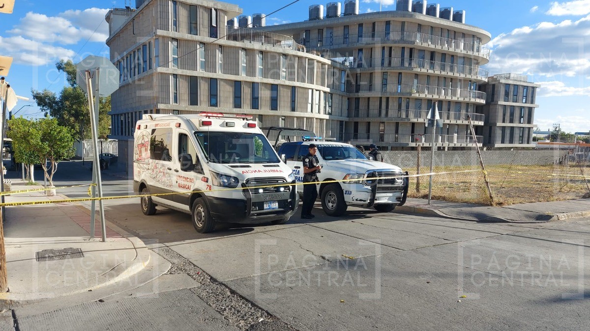 Hallan encobijado en Las Américas