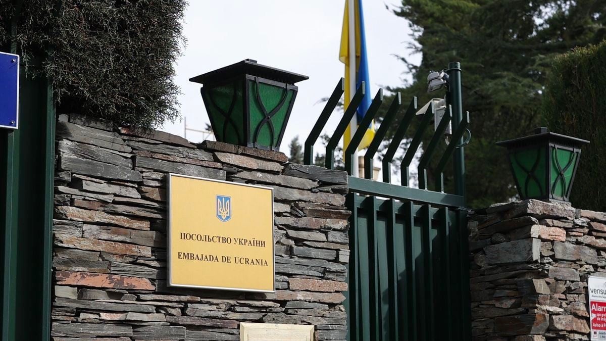 Madrid se pone en alerta antiterrorista ante bombas para embajadas y presidente