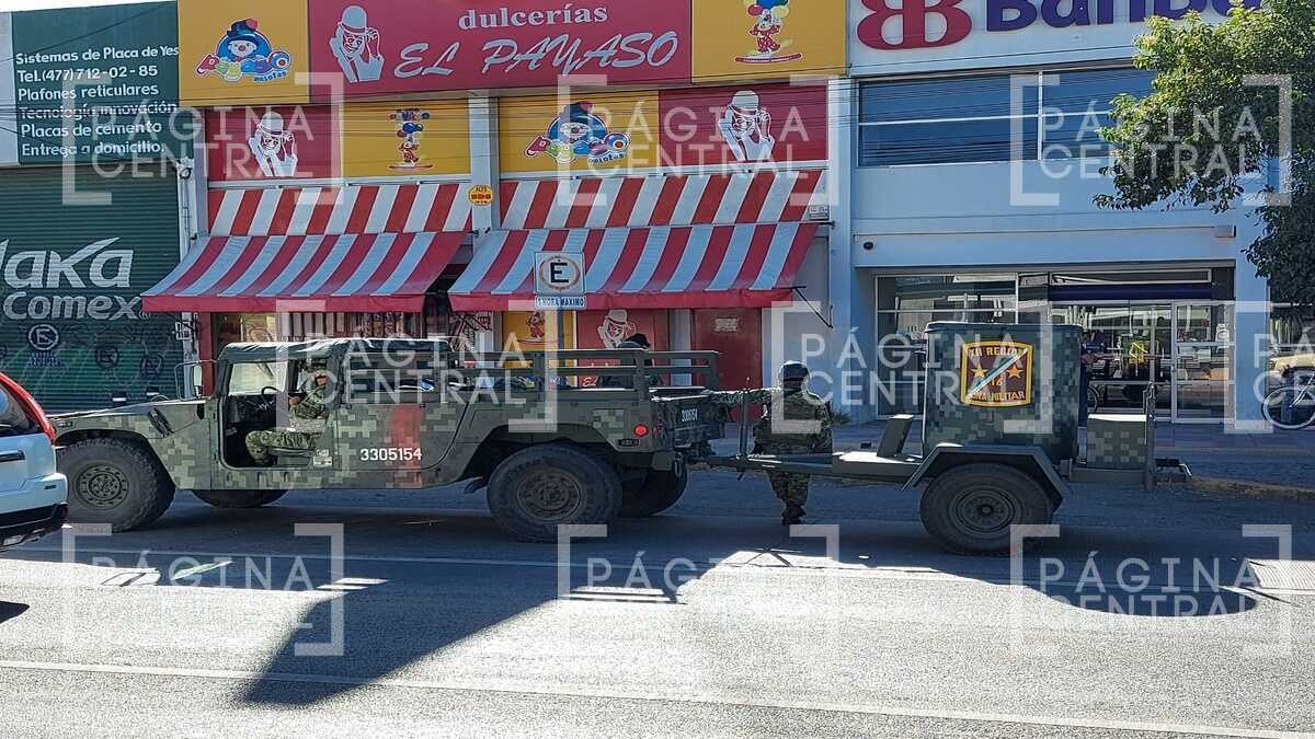 Localizan granada entre cajeros de banco en boulevard Torres Landa