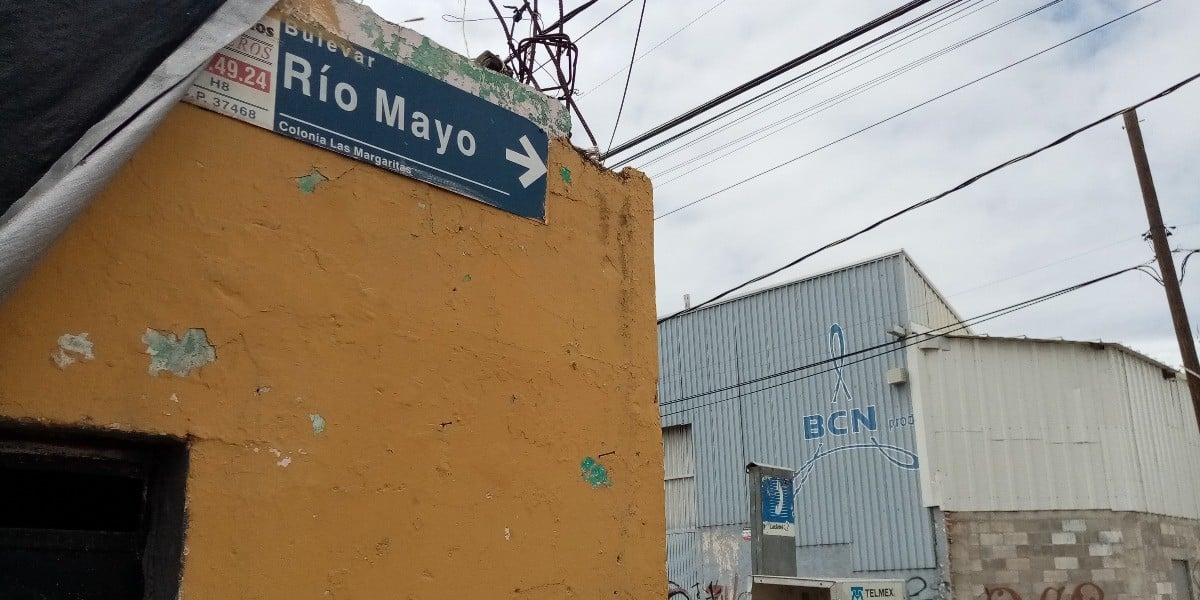 Inicia nueva etapa de pavimentación de calle Río Mayo