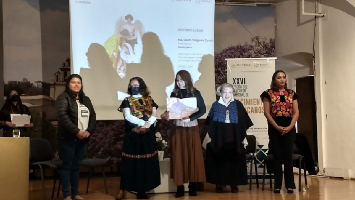 Ganan guanajuatenses premio nacional por su Nacimiento Mexicano de cera