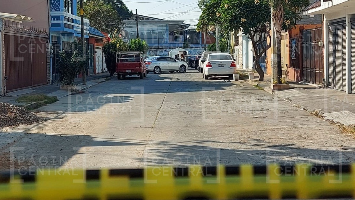 Atacan a pareja; esperaban a que sus hijos salieran de la escuela