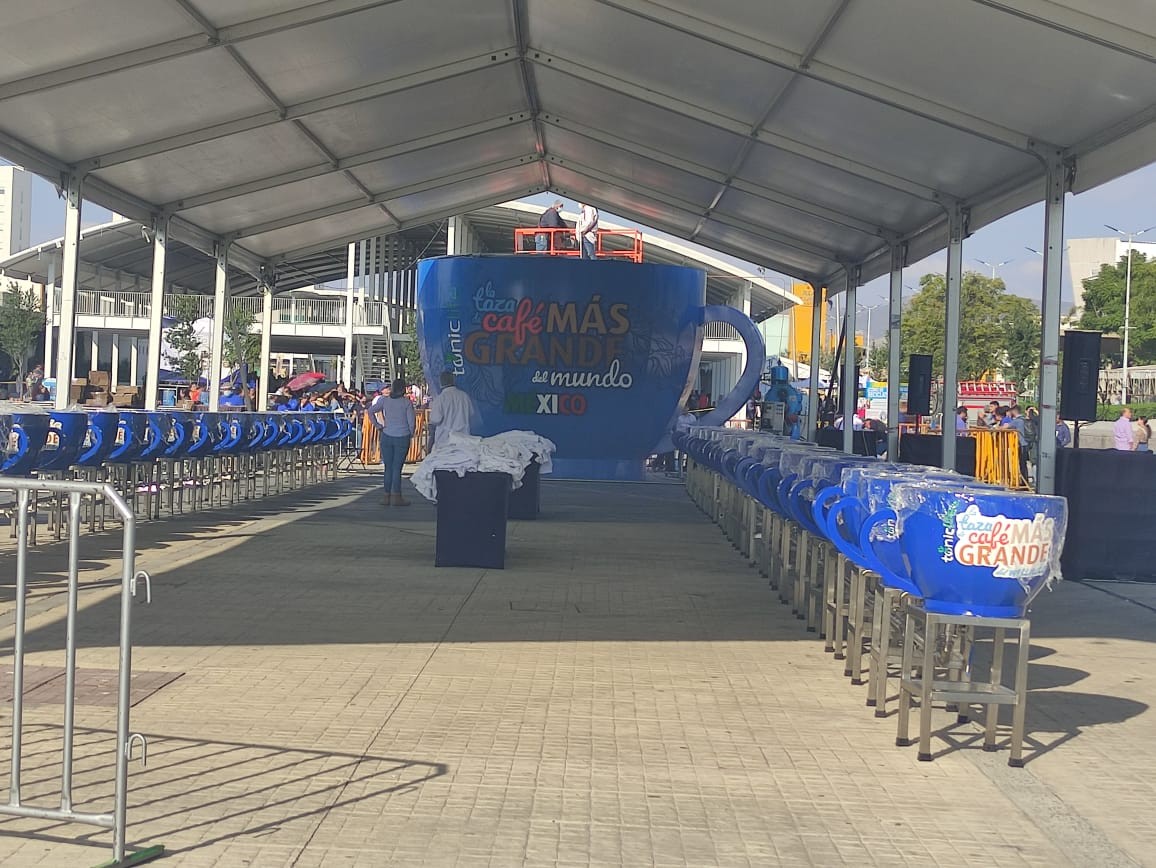 Alcanzan Récord Guinness con la Taza de café más grande del mundo  