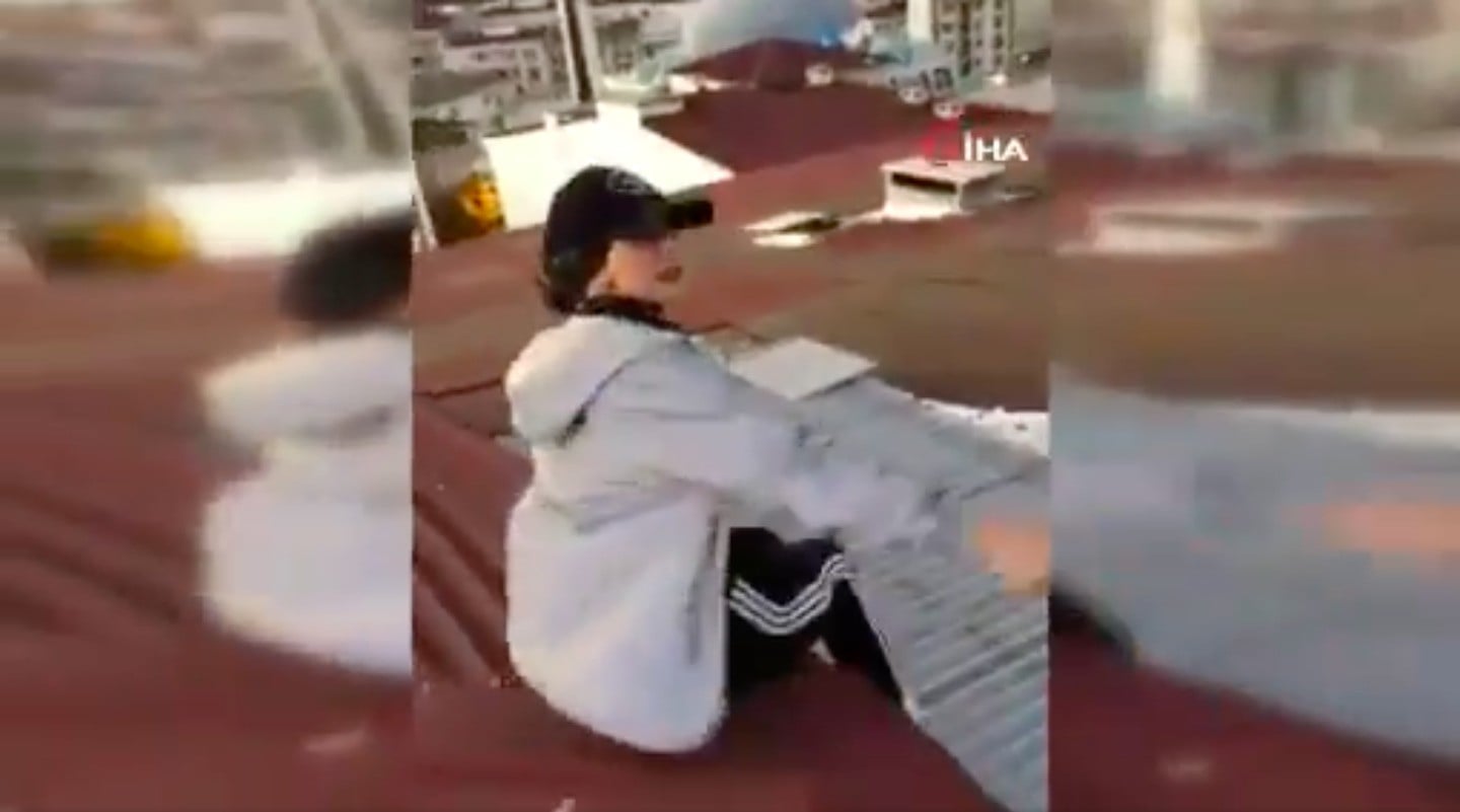 ¡Tiktokera cae de azotea y muere mientras grababa un video!