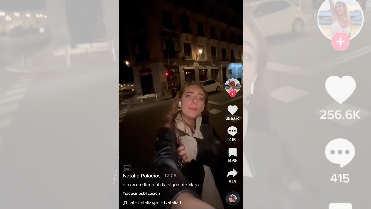 ¡Finge realizar un “en vivo” mientras camina por las calles para sentirse segura!