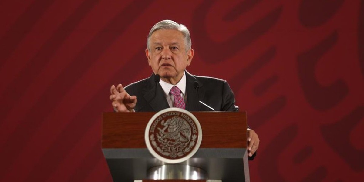 “Ayudando a los pobres va uno a la segura”, López Obrador