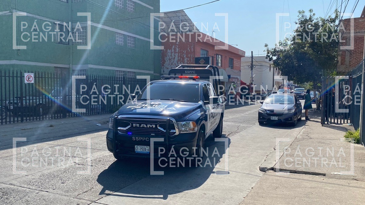 Motosicario dispara a hombre en Villas Insurgentes