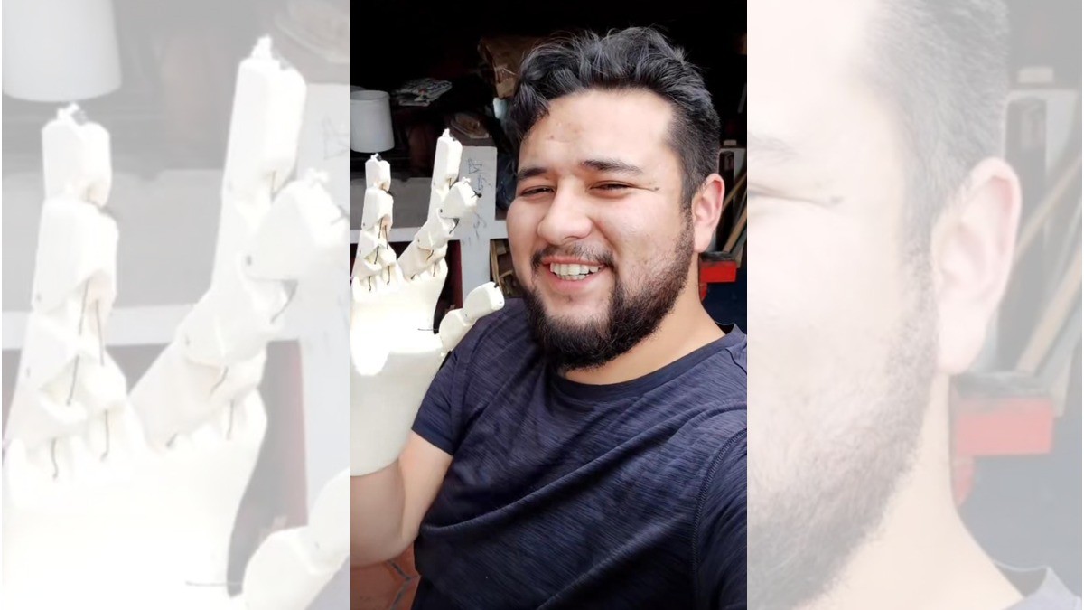 Joven elabora su propia prótesis, ¡a base de madera!