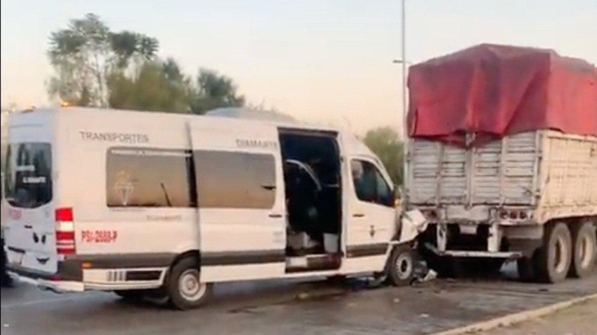 Se lesionan 10 trabajadores en choque en Puerto Interior