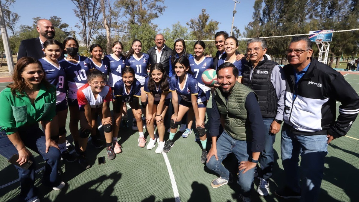 Cumple 60 años deportiva Enrique Fernández Martínez