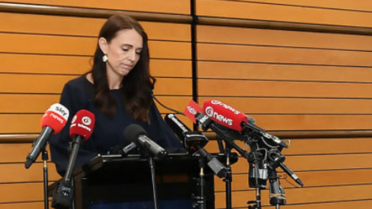 Ardern, primera ministra de Nueva Zelanda, renuncia y saldrá en febrero