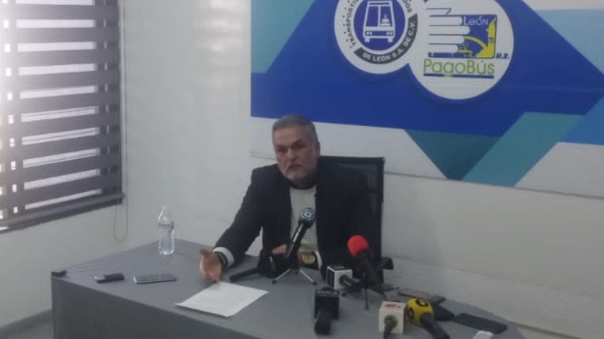 Adelantar monto de ajuste tarifario fue un error: Villaseñor