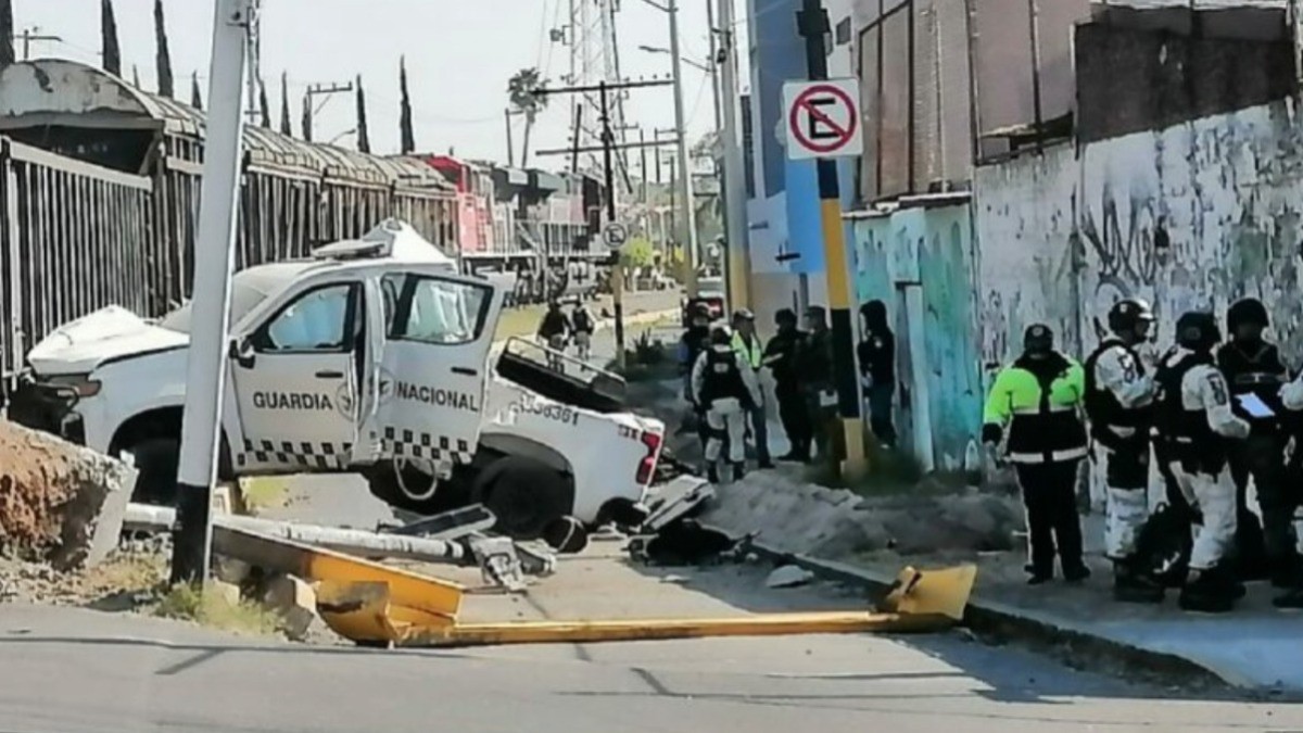 Mueren dos elementos de Guardia Nacional en accidente con tren en Celaya