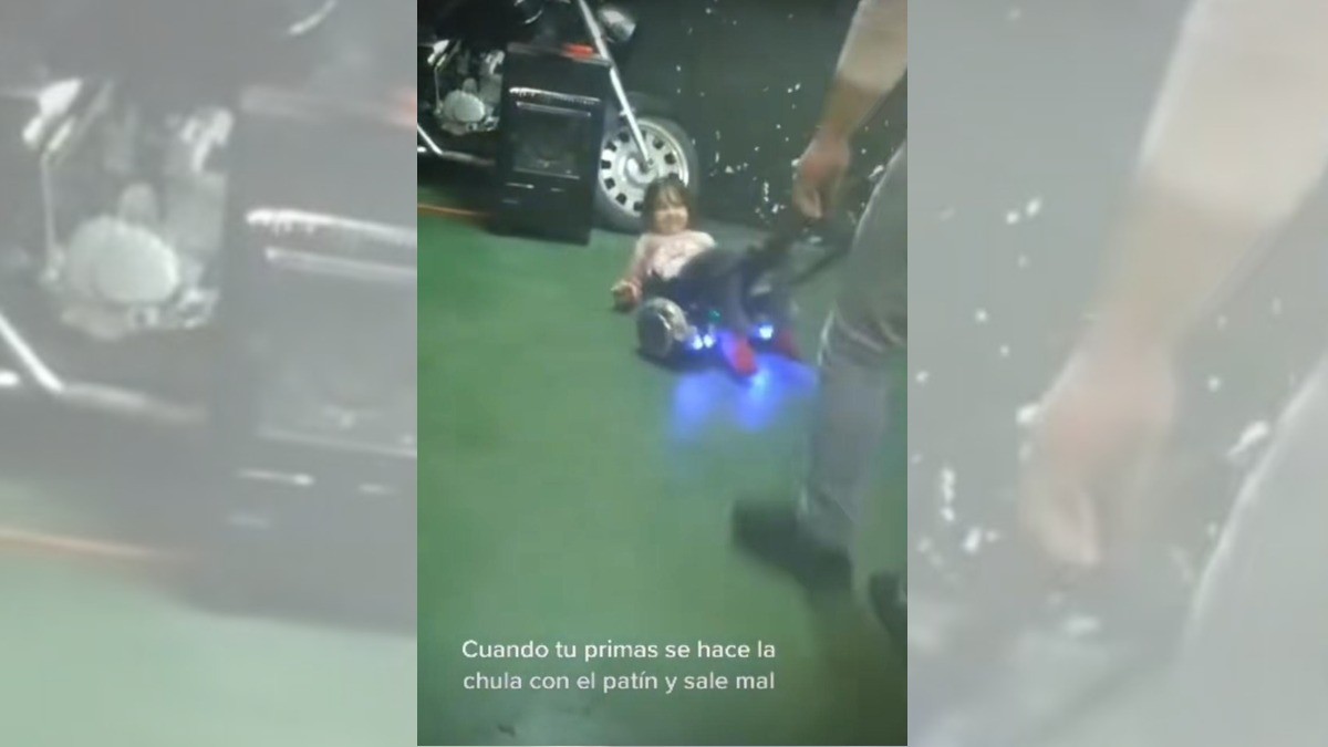 ¡Niña cae del patín y se golpea con la bocina!
