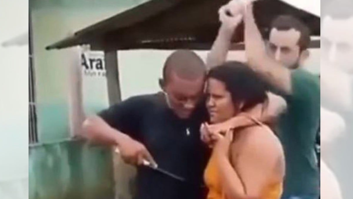 ¡Héroe sin capa salva a mujer de ser apuñalada por ladrón!