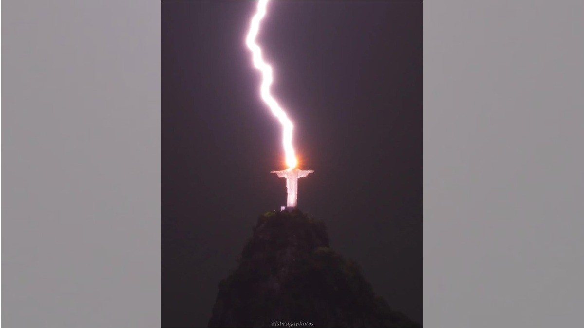 Rayo impacta a Cristo Redentor de Río de Janeiro