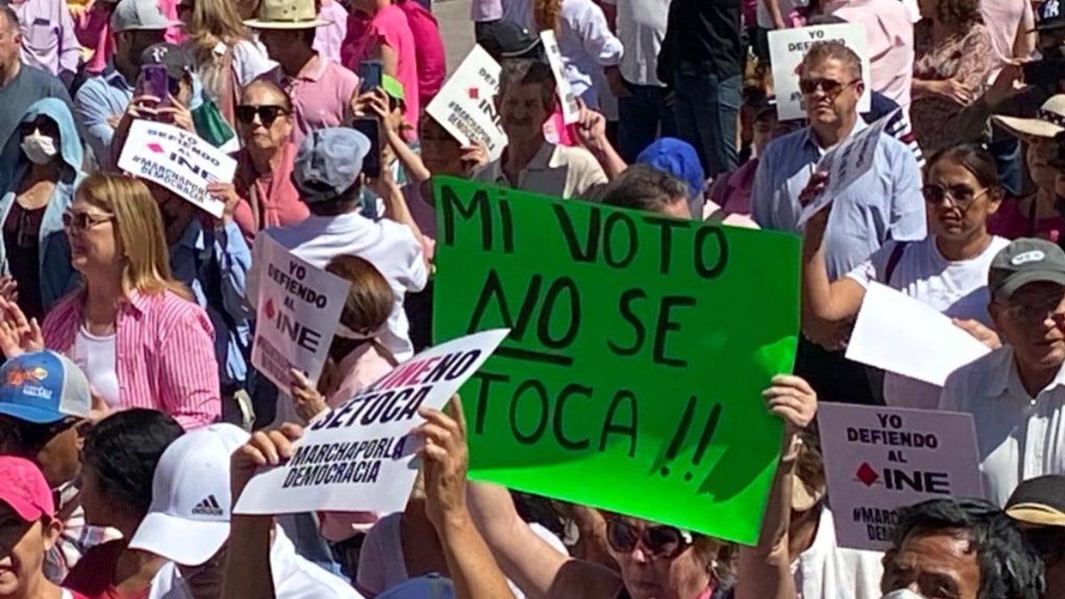 Se suma León a marcha nacional en rechazo al “Plan B”