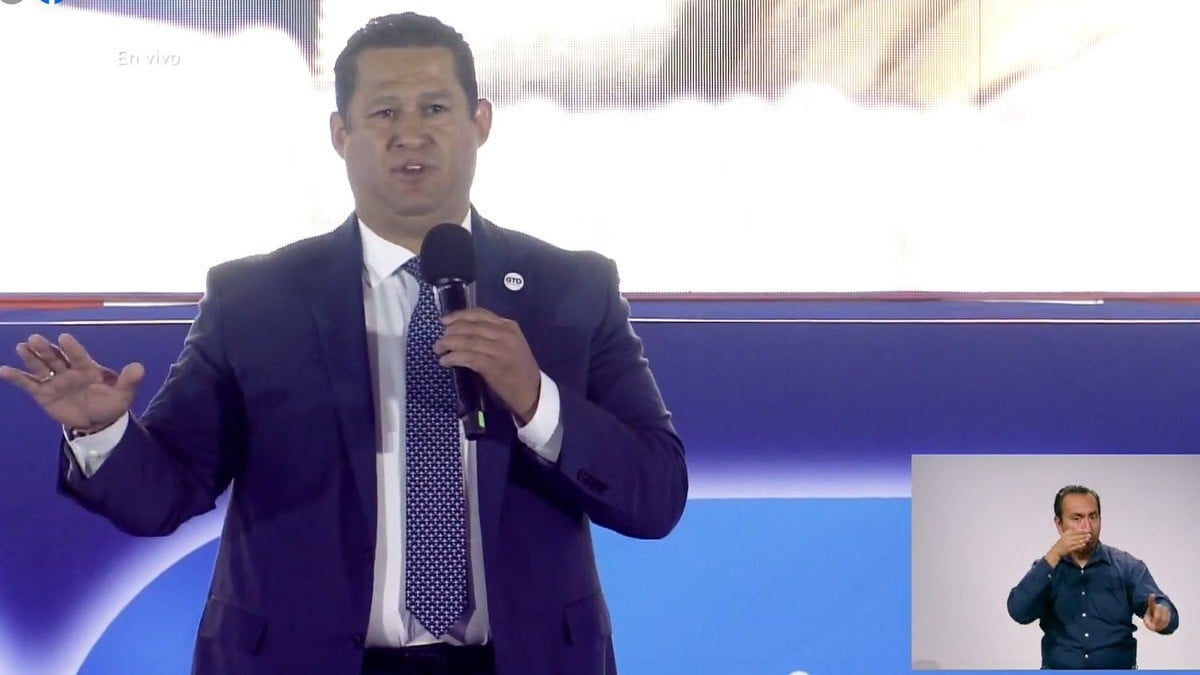 Aquí estamos y aquí estaremos Contigo Siempre: Diego Sinhue
