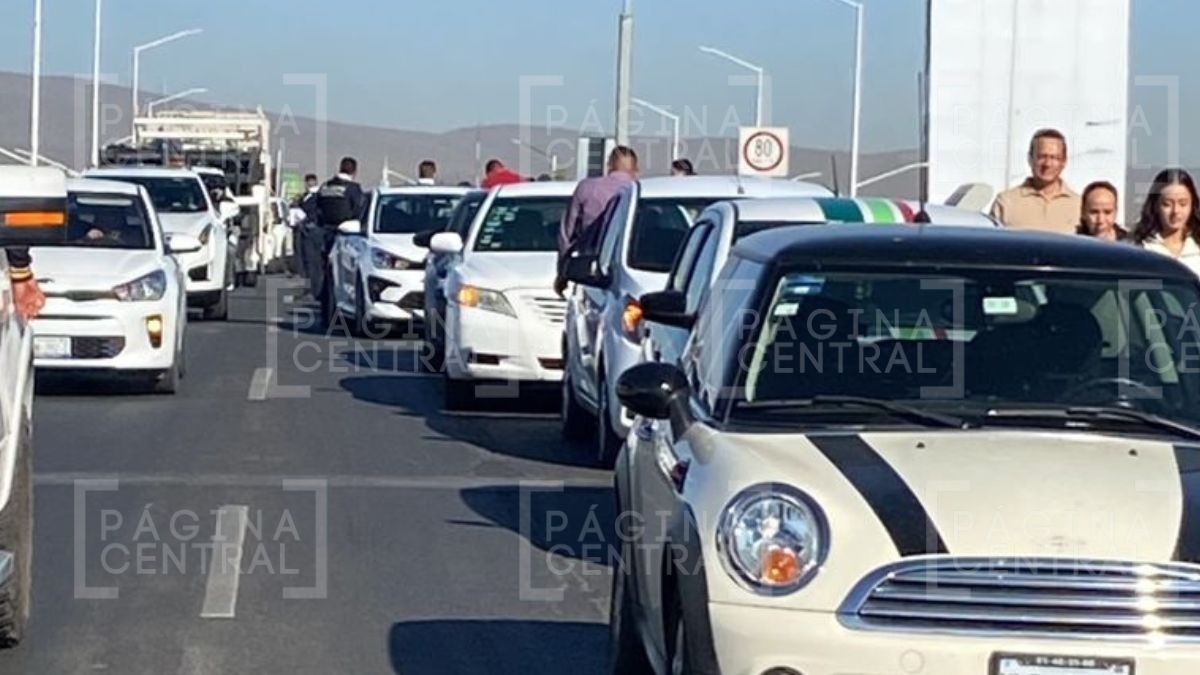 ¡Carambola de 10 autos en el libramiento!