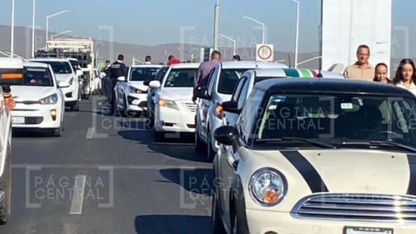 ¡Carambola de 10 autos en el libramiento!