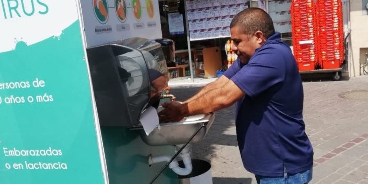 Hombre muere luego de lavarse la cara con agua de la llave