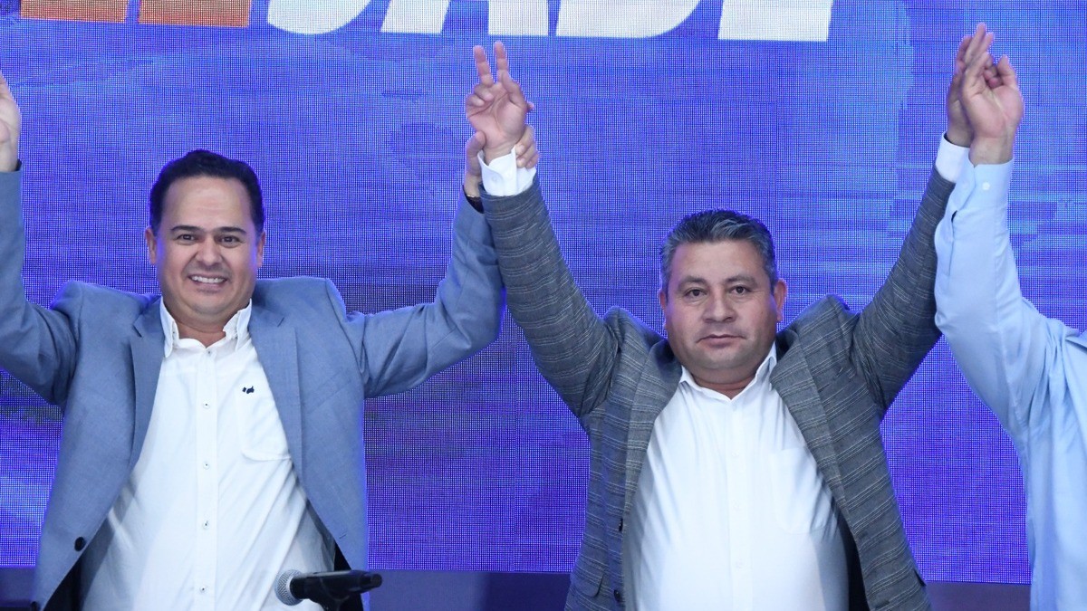 Alcalde de Tierra Blanca deja el PRD y se suma al PAN