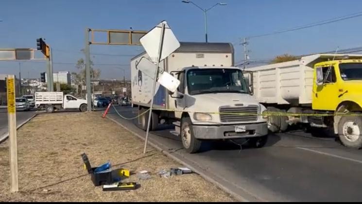 Chofer baleado en carretera León-Lagos obliga a no bajar la guardia: secretario