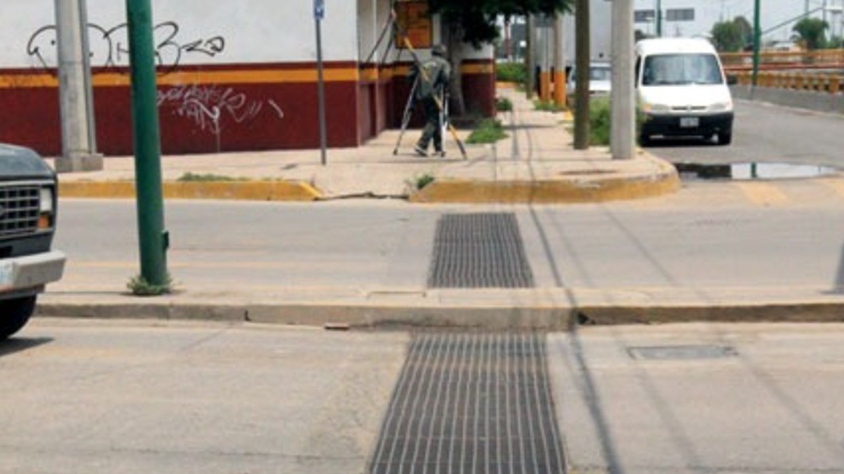 Van por cárcel para ladrones de alcantarillas