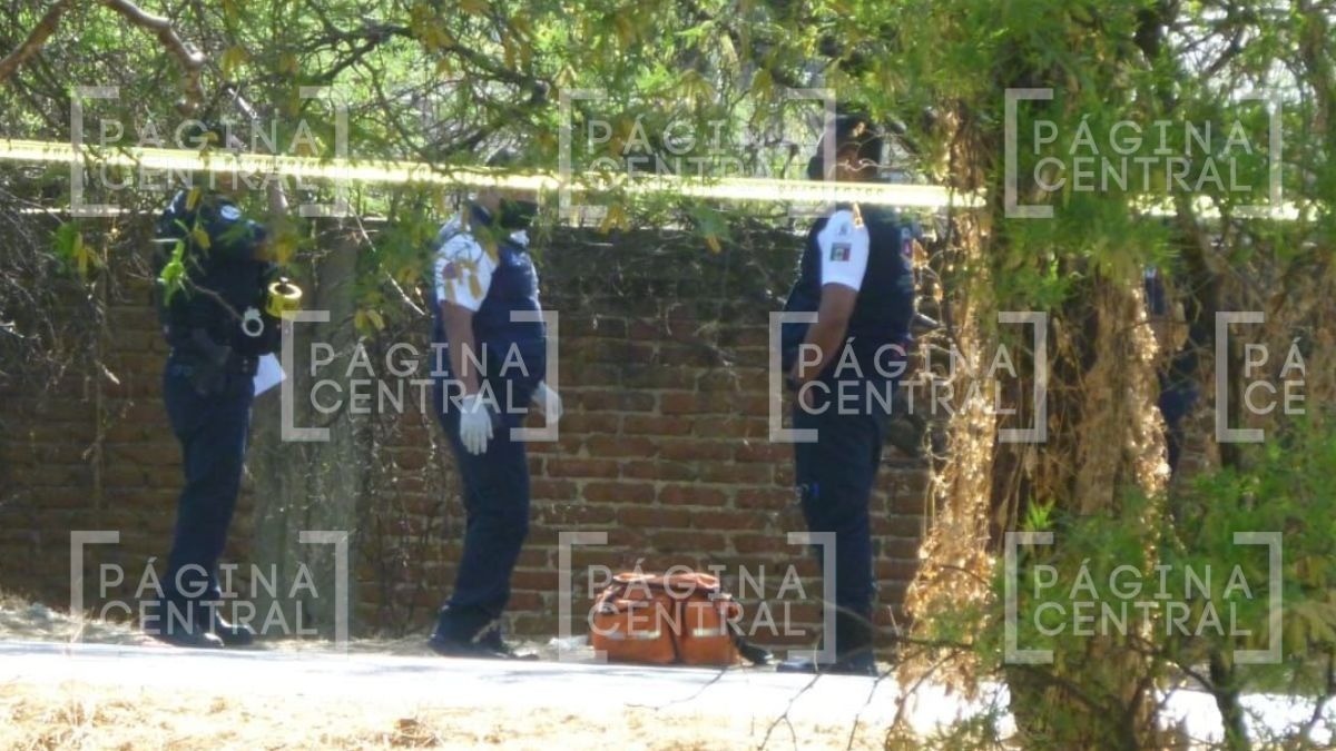 Descubren ciclistas cuerpo embolsado en el Tajo a Santa Ana