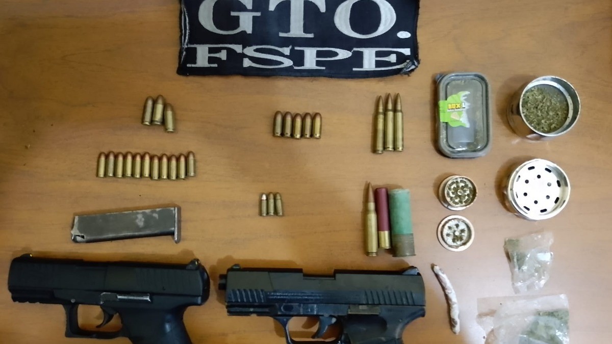 Hallan drogas y réplicas de armas en Operativo Trueno en Moroleón