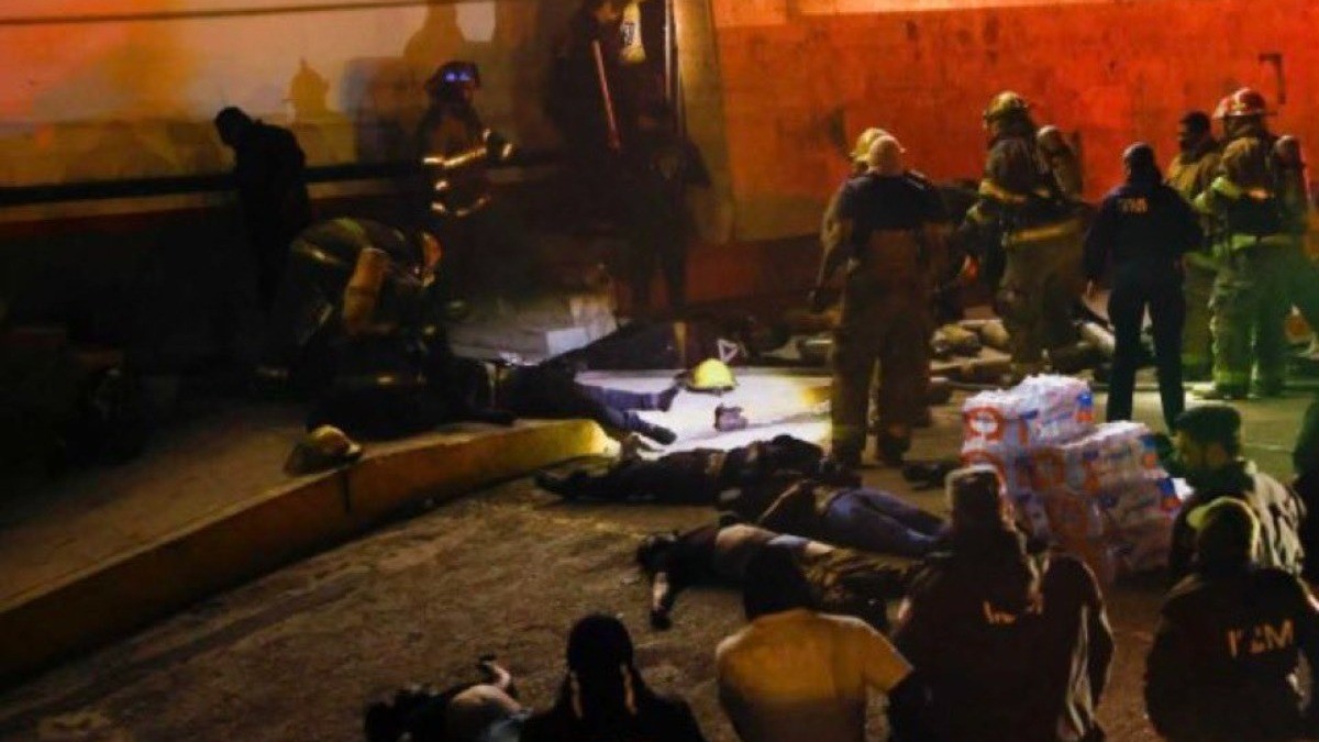 Mueren 39 migrantes en estación del INM en protesta por deportación