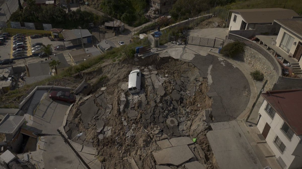 Se derrumba segundo edificio en fraccionamiento de Tijuana