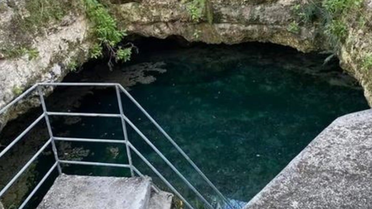 Hallan cenote ¡en el patio de su casa!