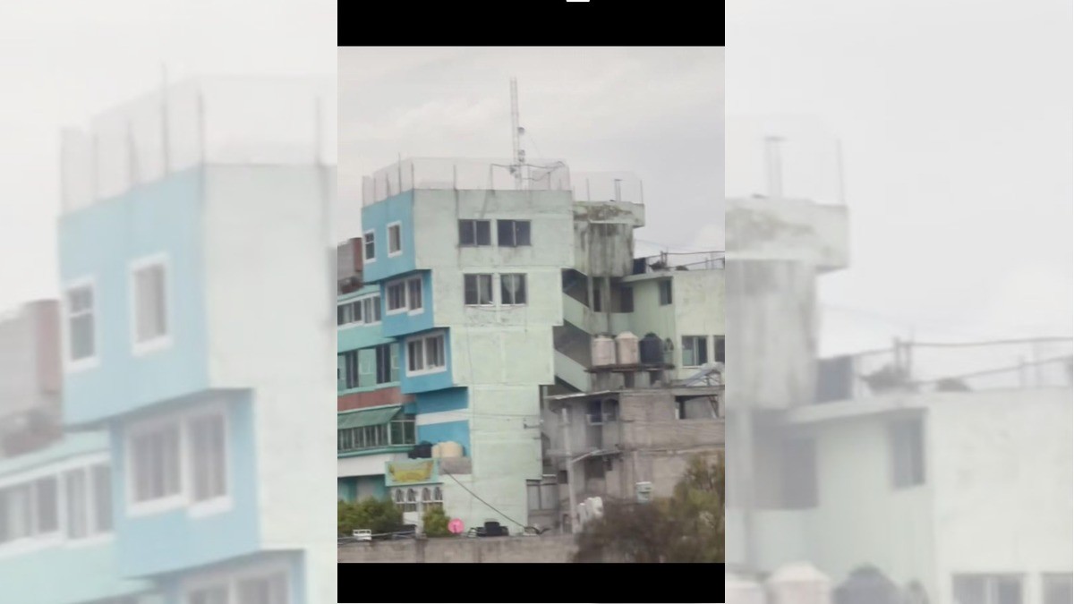 ¡Sin miedo al éxito! Construyen casa invertida en Ecatepec