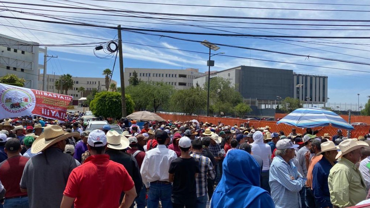 Agro ‘toma’ la capital; exigen cobros justos de la CFE